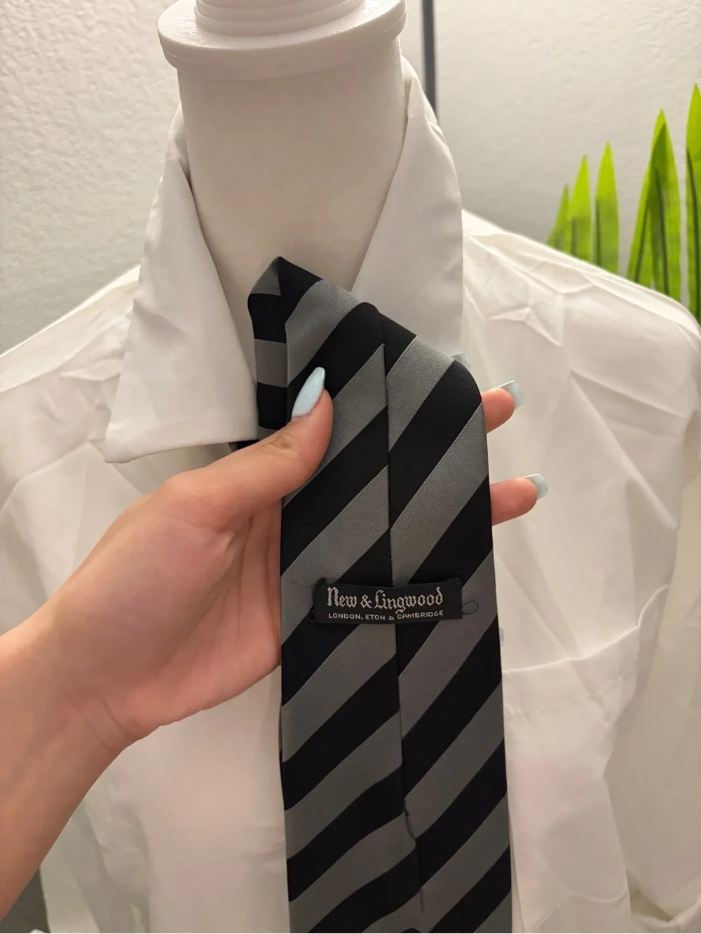 New & Lingwood Black and Gray Diagonal Stripe Silk Tie